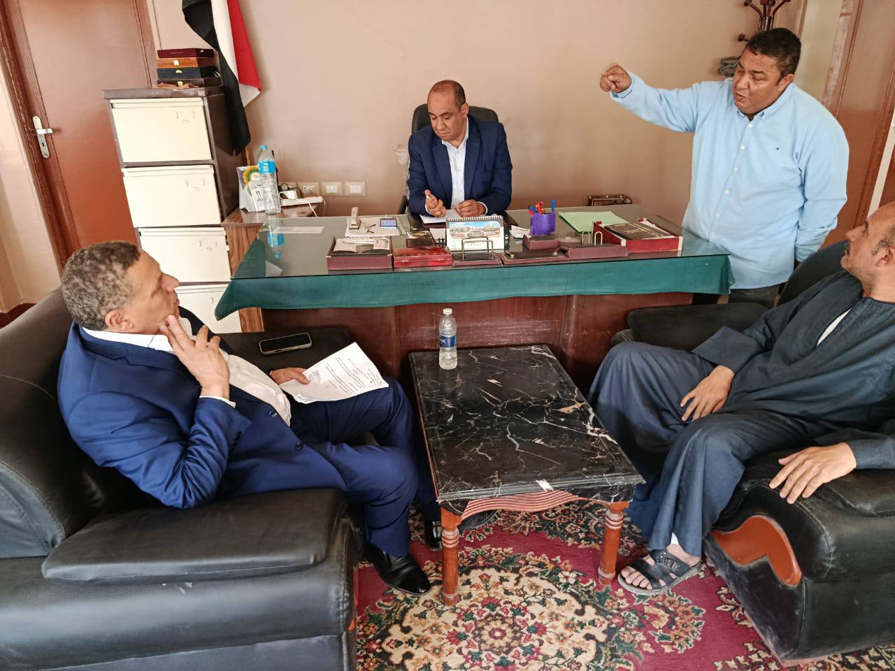 اجتماع  نائب الشيوخ مع رئيس  مركز ومدينة الواسطي 