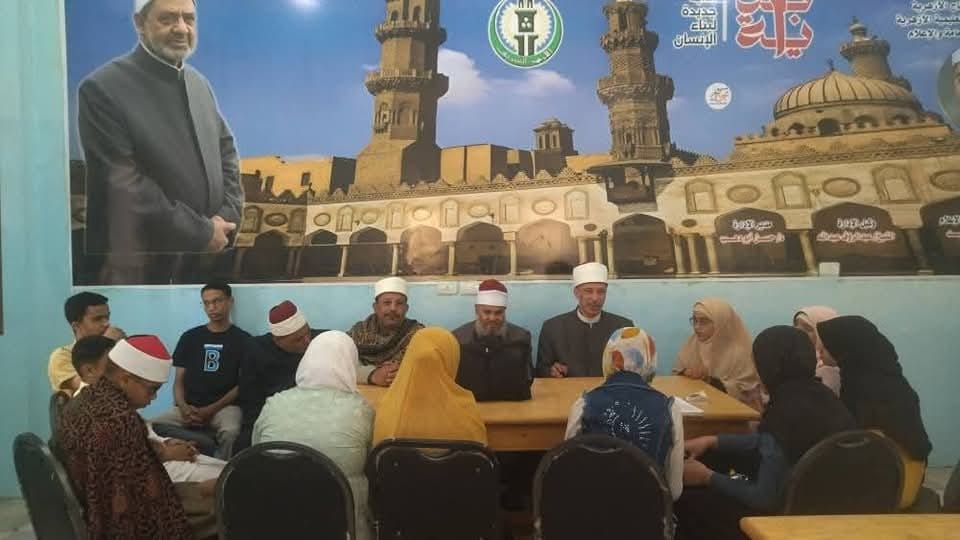 تواصل برنامج تدريس منهج القراءات للطلاب «ذوي البصيرة» بمنطقة سوهاج الأزهرية