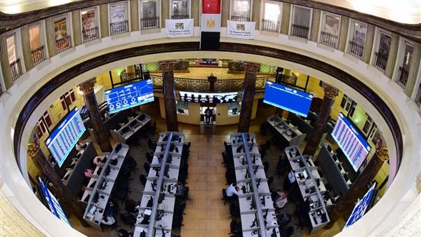اللون الأحمر يسيطر على مؤشرات البورصة المصرية بفعل التوترات الجيوسياسية