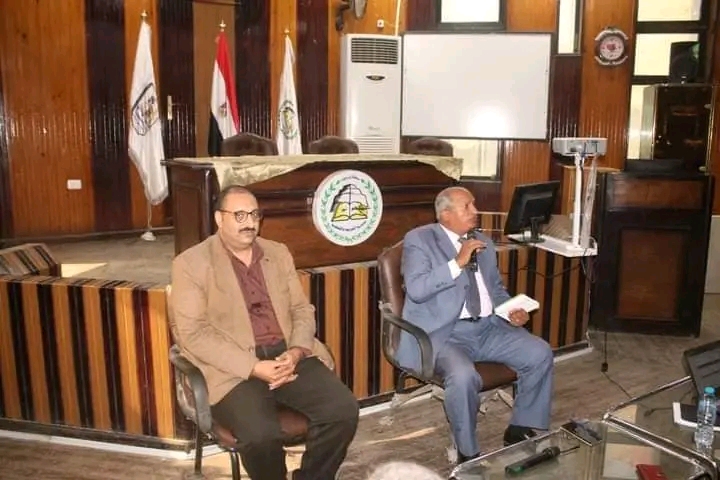 وكيل وزارة تعليم بني سويف يؤكد علي أهمية المتابعه