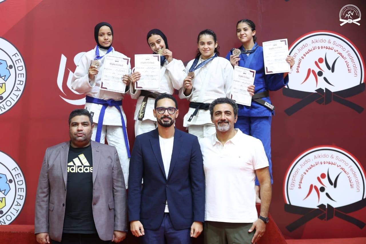 وكيل وزارة الشباب والرياضة بسوهاج يهنئ لاعبة المشروع القومي للموهبة لتتويجها بفضية بطولة الجمهورية للجودو