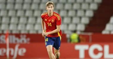 الإتحاد الإسبانى يعلن إستبعاد دين هويسين مدافع الريال من معسكر الماتدور