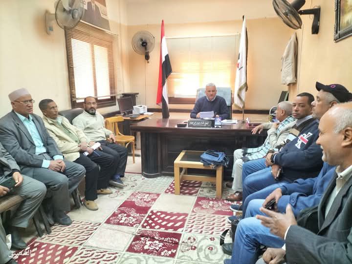 مدير تعليم المنشاة  يعقد اجتماعا لمناقشة آليات البدء في اللقاءات التشاورية الجماهيرية