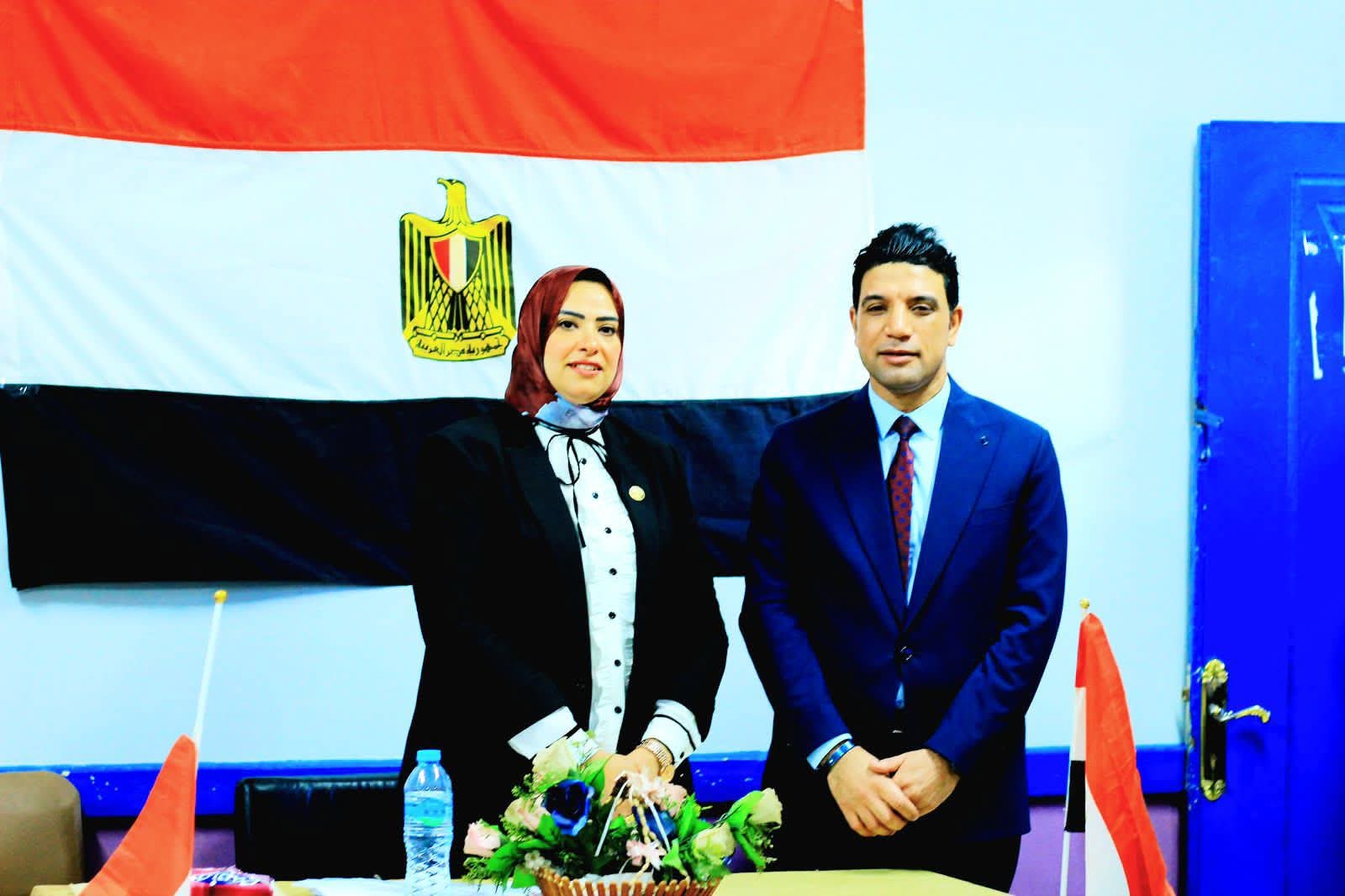 نائب محافظ سوهاج يدلي بصوته في انتخابات مجلس الشيوخ بمدرسة صلاح سالم