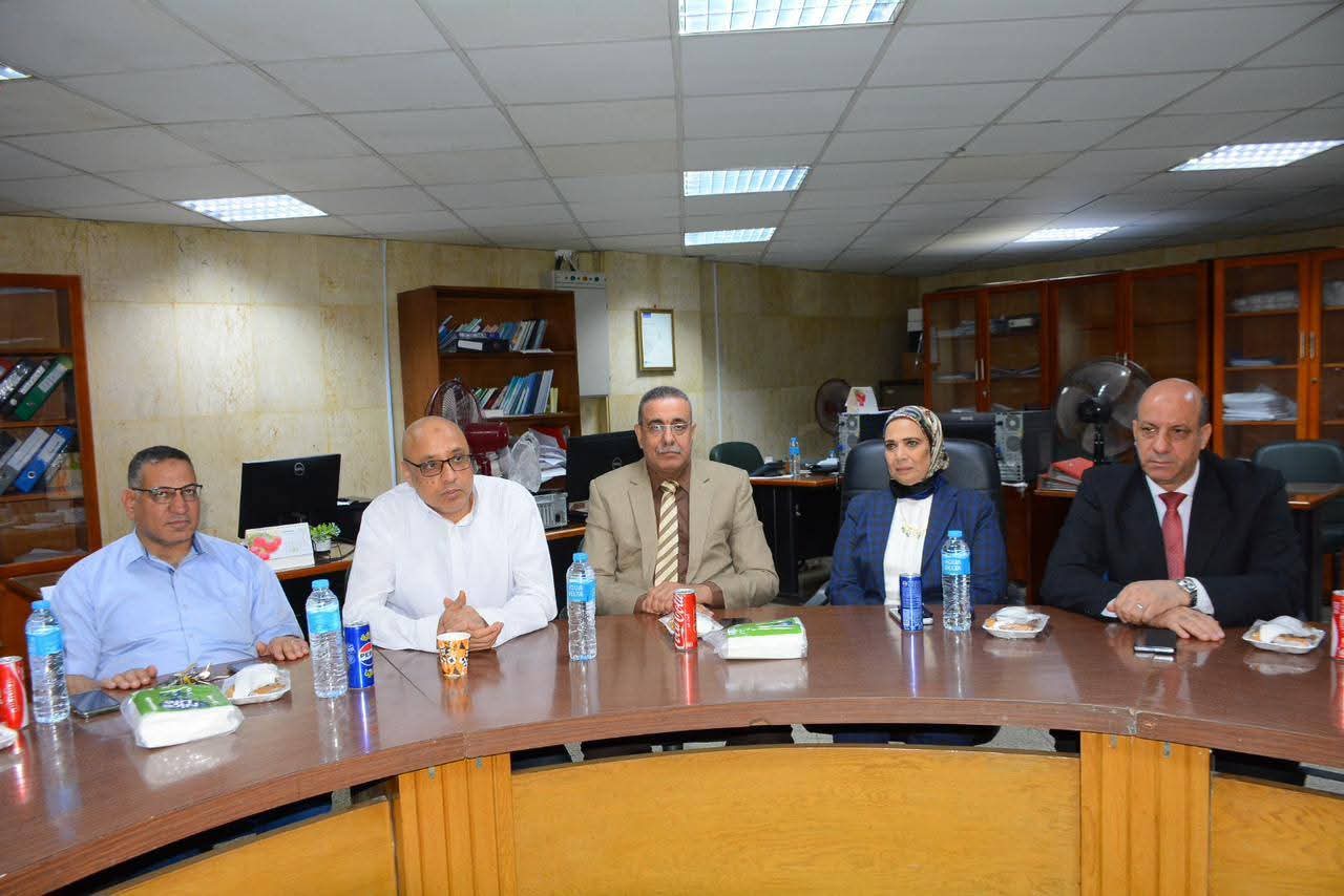 جامعة أسيوط تكرّم الدكتورة بثينة الفاتح لبلوغها السن القانونية للمعاش