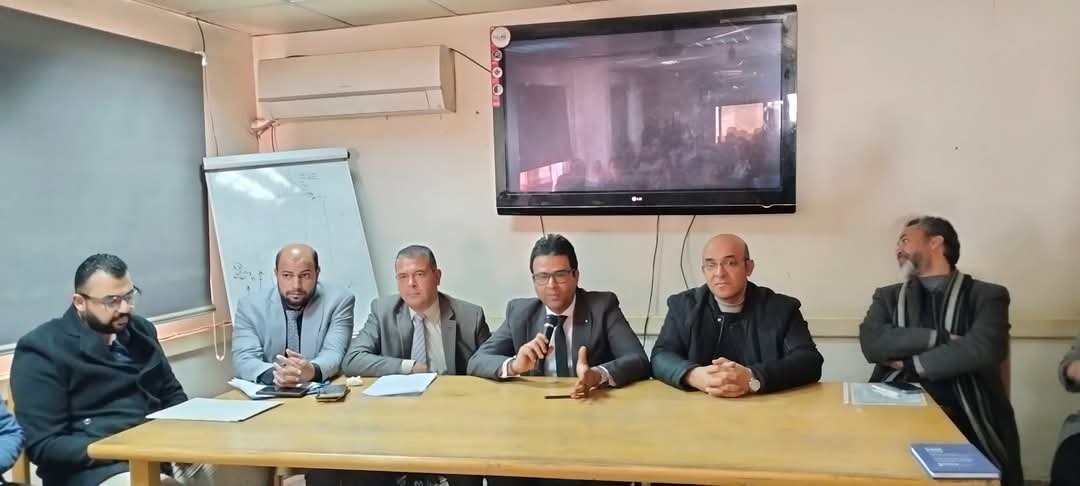 وكيل وزارة الصحة بسوهاج يعقد إجتماع موسع مع مديري الإدارات الصحية ومسئولي العلاج الحر بجميع الإدارات لمناقشه مؤشرات الأداء