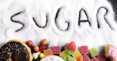 ماذا يحدث لجسمك عند التوقف عن تناول الكثير من  السكر