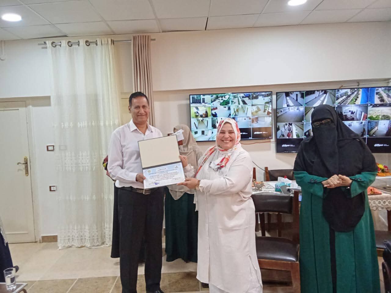 وحدة ضمان الجوده بكلية الدراسات الاسلاميه ببني سويف تكرم المتميزين