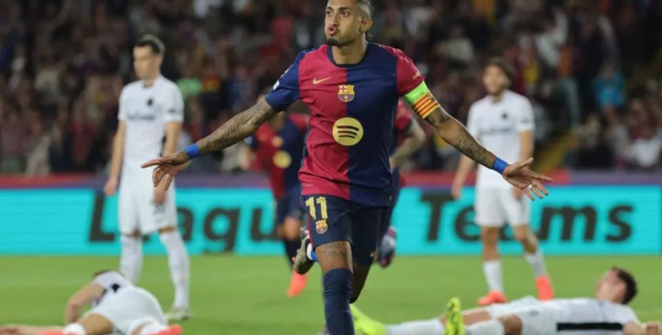 هانز فليك يعلن تشكيل برشلونة لمواجهة بنفيكا بدورى الأبطال 