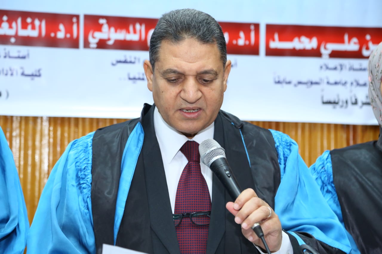 الدكتور صابر حارص يكتب بين الإساءة من فرنسا والإساءة من بلد الأزهر