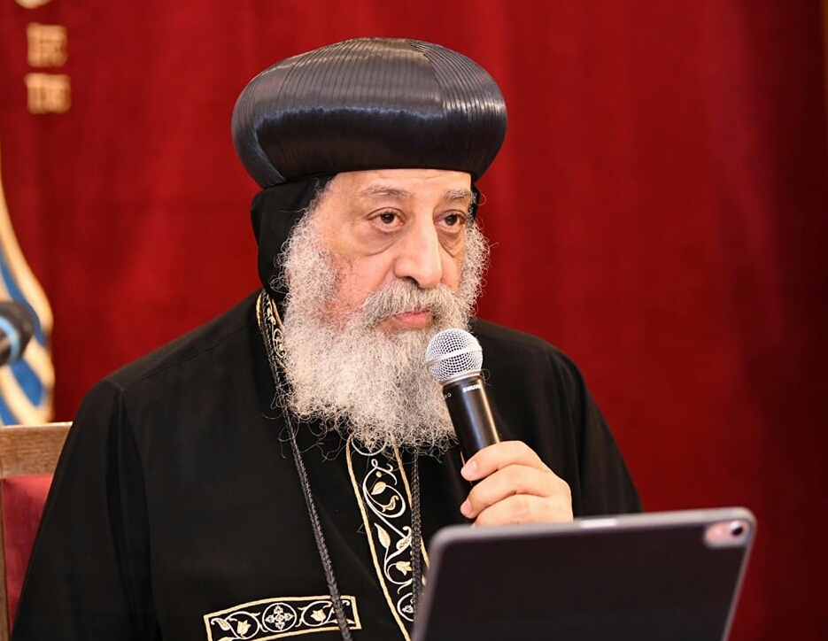 البابا تواضروس ينعي الملكة إليزابيث: تركت رصيدًا كبيرًا من العمل الإنساني السامي