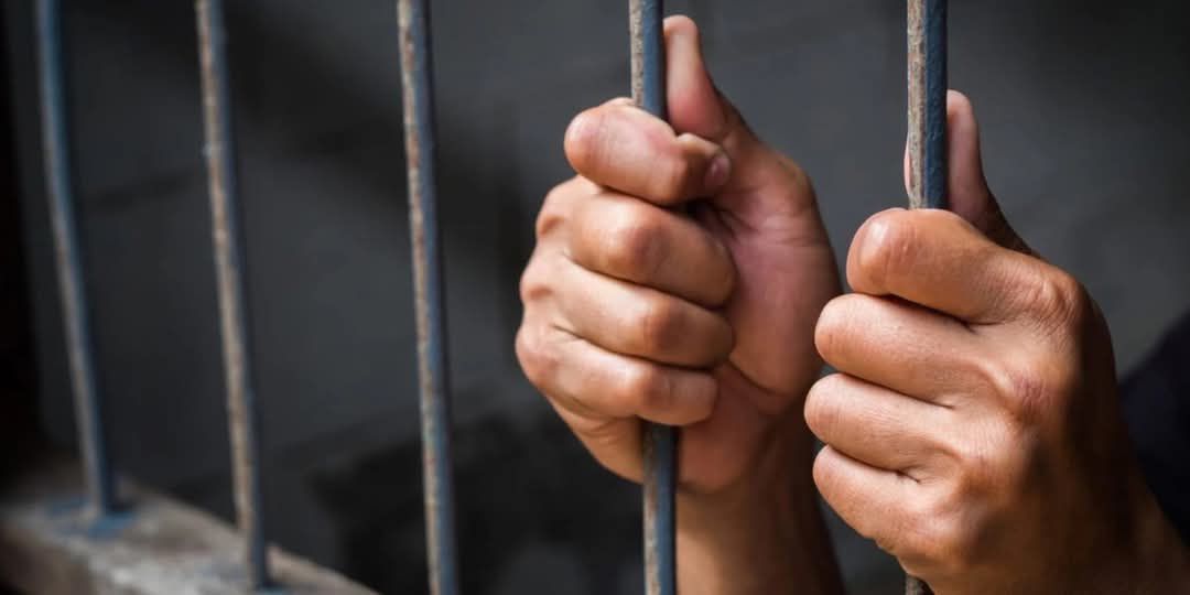 جنايات قنا تعاقب متهم بالسجن 10 سنوات للإشتراك في قتل شخص بمركز دشنا