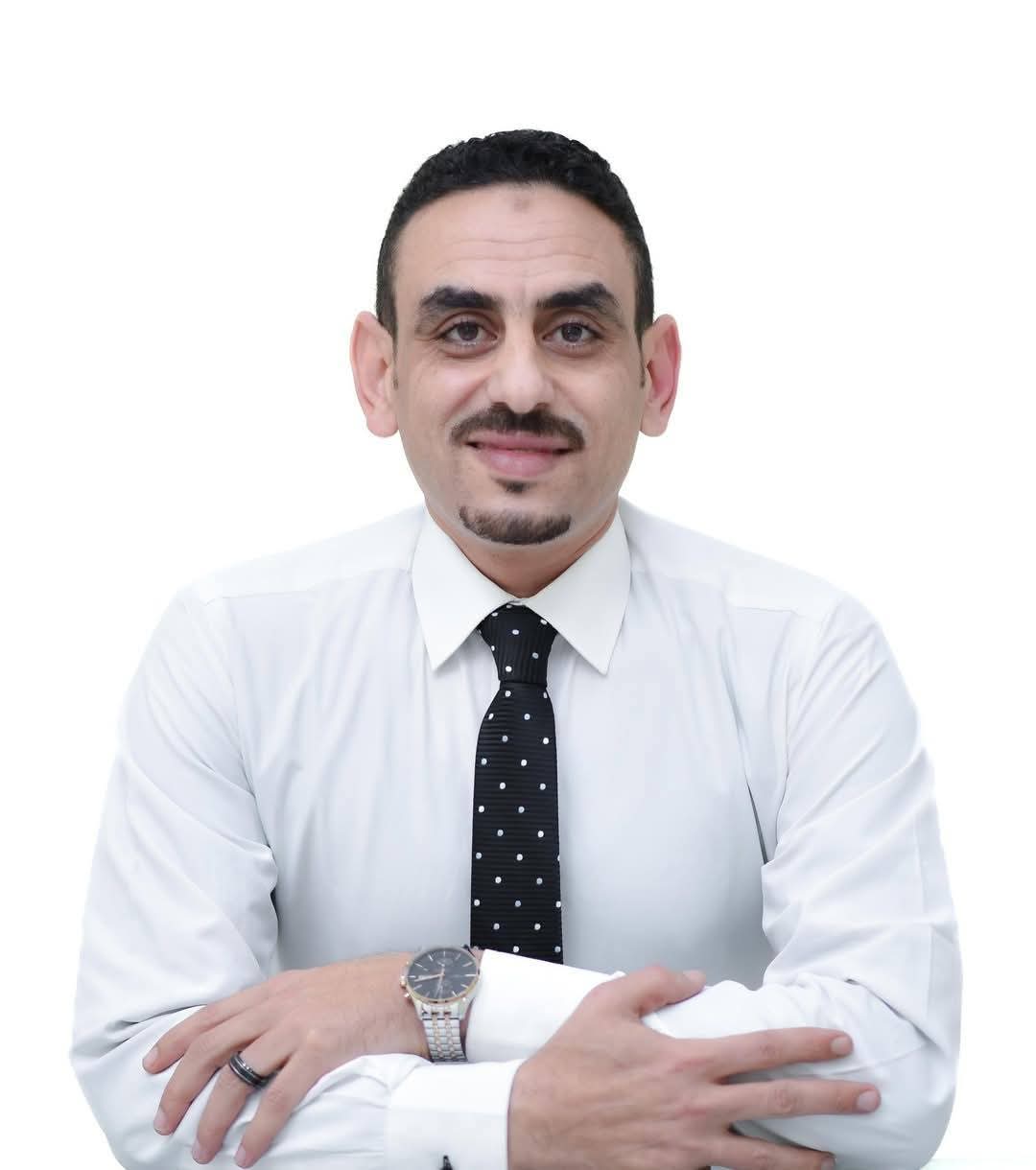 مقرر اللجنة  الاستشارية لحزب حماة الوطن ينظم رحله لمعرض الكتاب 