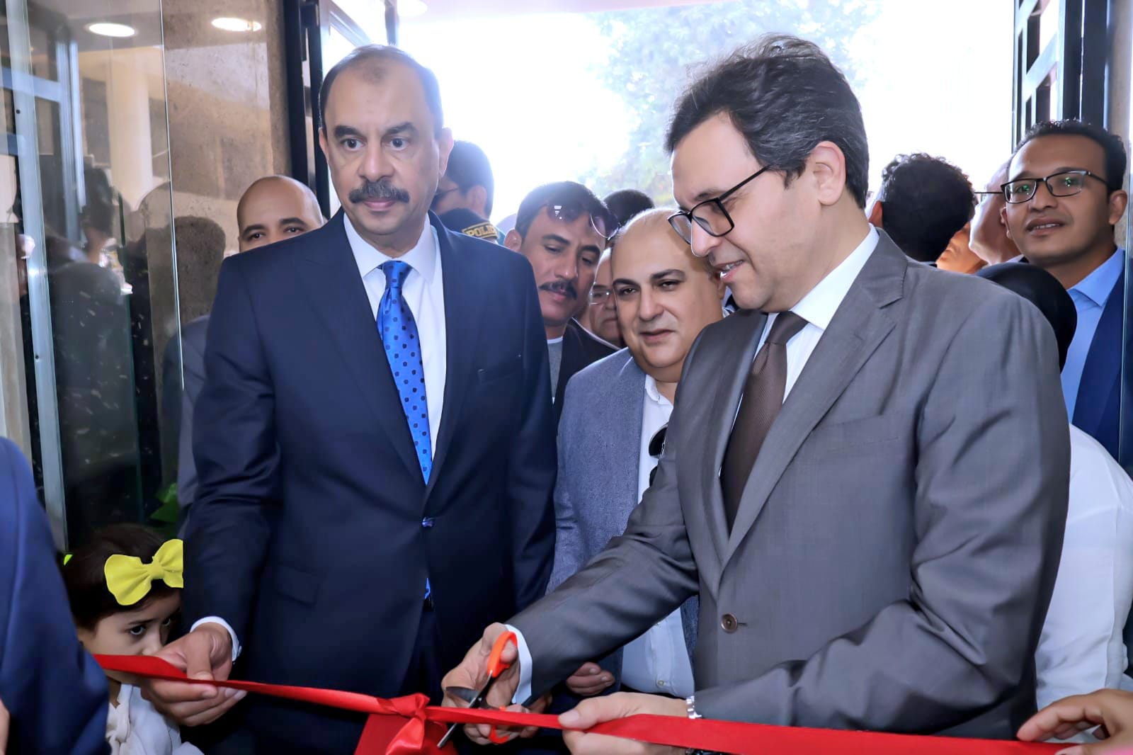 وزير الثقافة ومحافظ سوهاج يفتتحان قصر ثقافة الطفل بمدينة سوهاج بعد تطويره