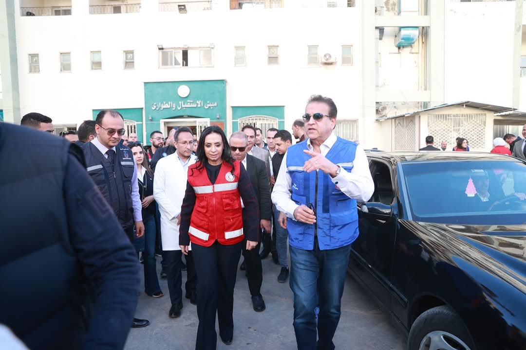وزير الصحة يتفقد مستشفى العريش العام