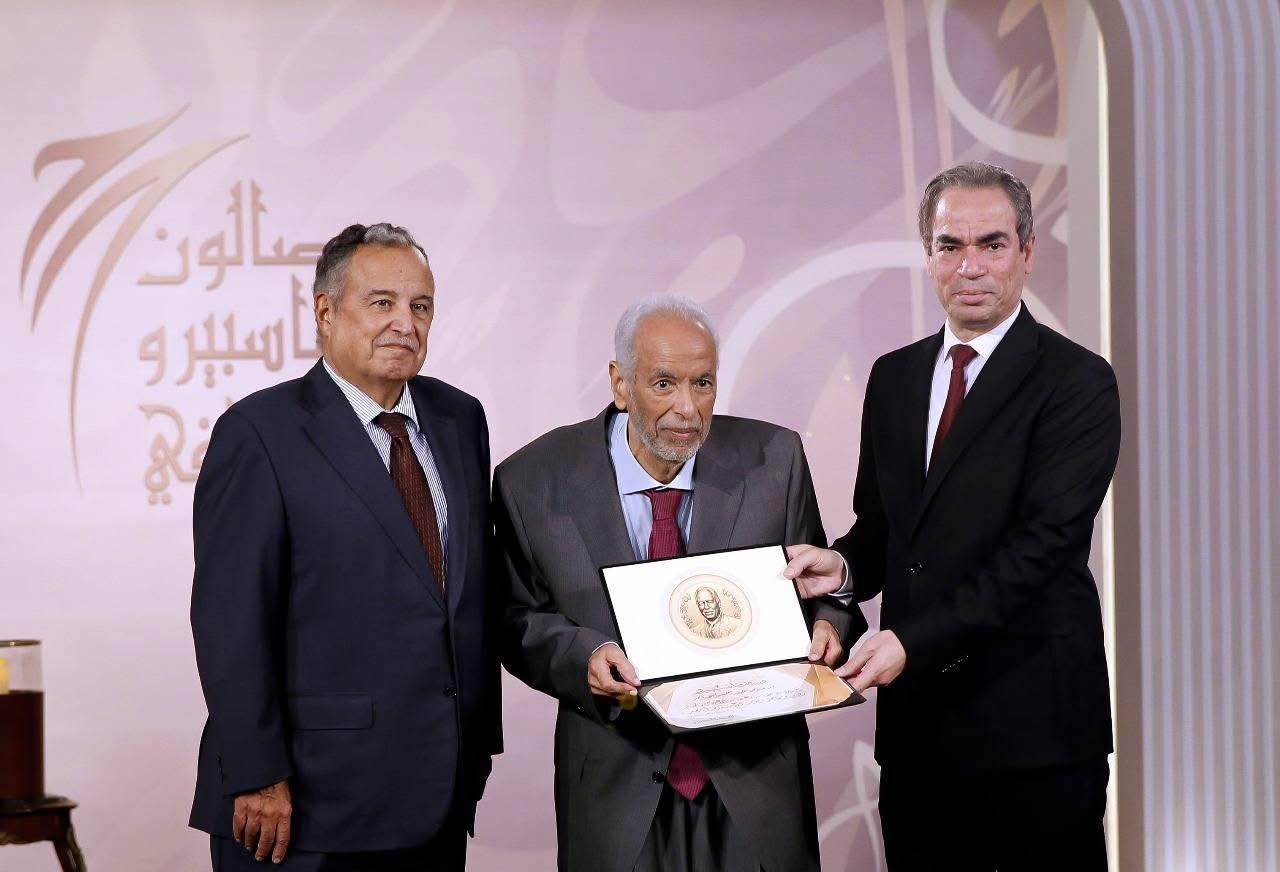 وسام ماسبيرو لرواد الإعلام العربي بحضور نبيل فهمي