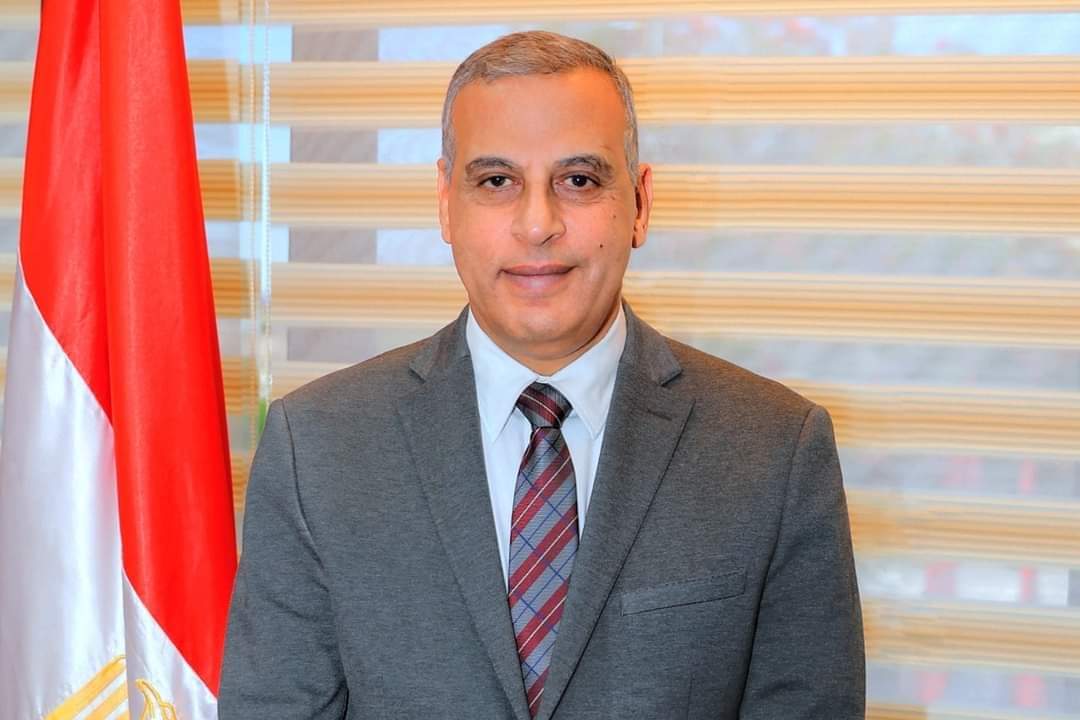 #اللواءطارق_الفقى_ومواقع_التواصل  #بناء_سور_الكورنيش_وهدمه  