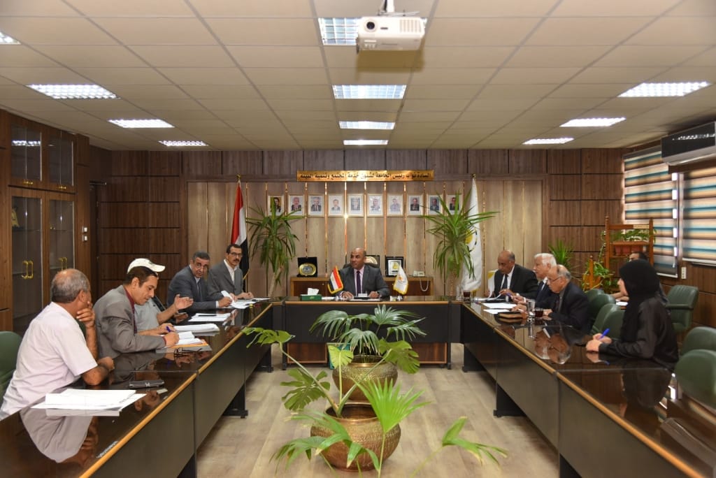 جامعة أسيوط تشهد انعقاد اجتماع لجنة متابعة ورفع كفاءة مزرعتيّ (الغُريب، والإرشادية)