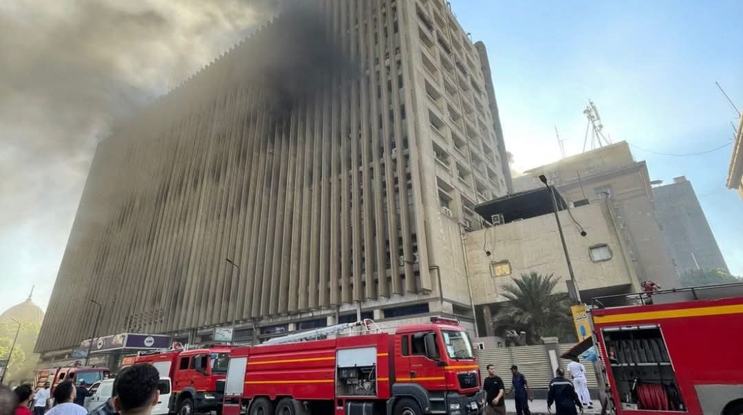 حريق سنترال رمسيس يتسبب في عطل شبكات المحمول وبطايق التموين وإنستاباي والنت الأرضي