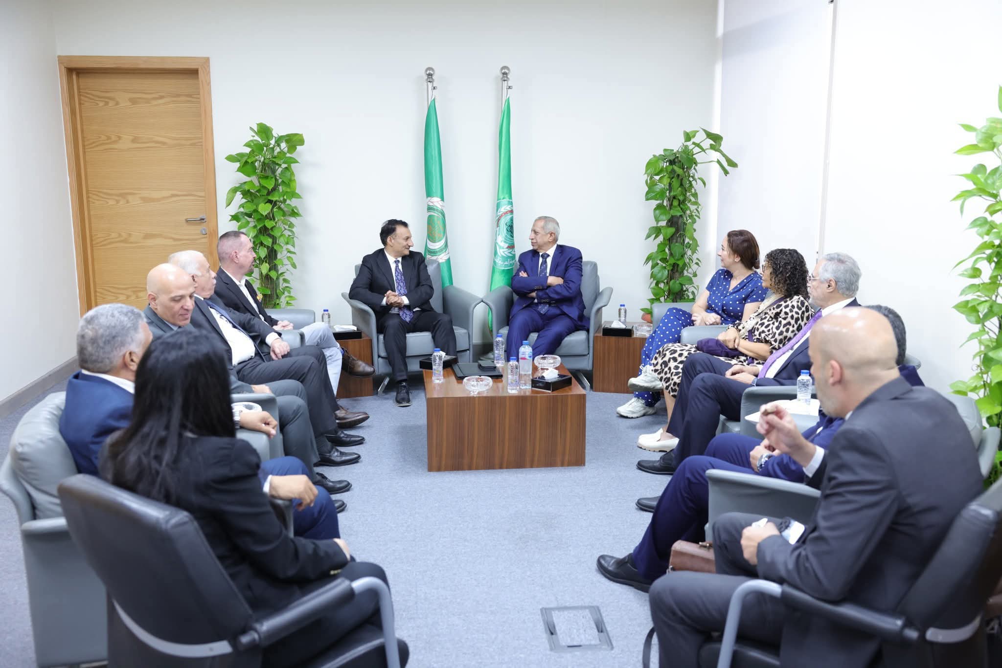 رئيس الأكاديمية العربية يستقبل نـائب رئيس جامعة روين الأمريكية والوفد المرافق له بفرع الأكاديمية بمدينة العلمين الجديدة