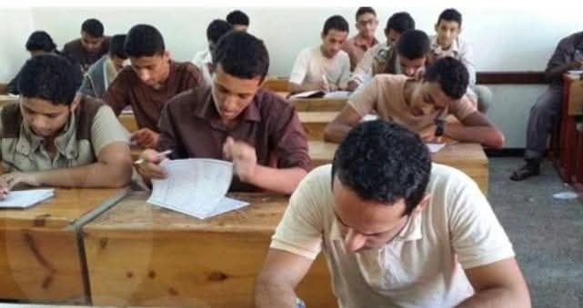 المدارس تشدد علي طلاب الشهادة الإعدادية سرعة التوقيع علي استمارة امتحان الترم الثاني 