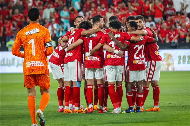 اليوم.. الأهلي يسعى لاستعادة توازنه أمام طلائع الجيش في كأس الرابطة