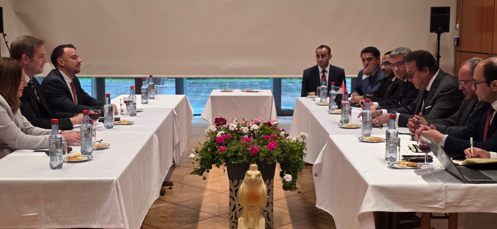 وزير الصحة يبحث مع رئيس التحالف الصحي الألماني سبل تعزيز التعاون الثنائي وفرص الاستثمار في القطاع الصحي