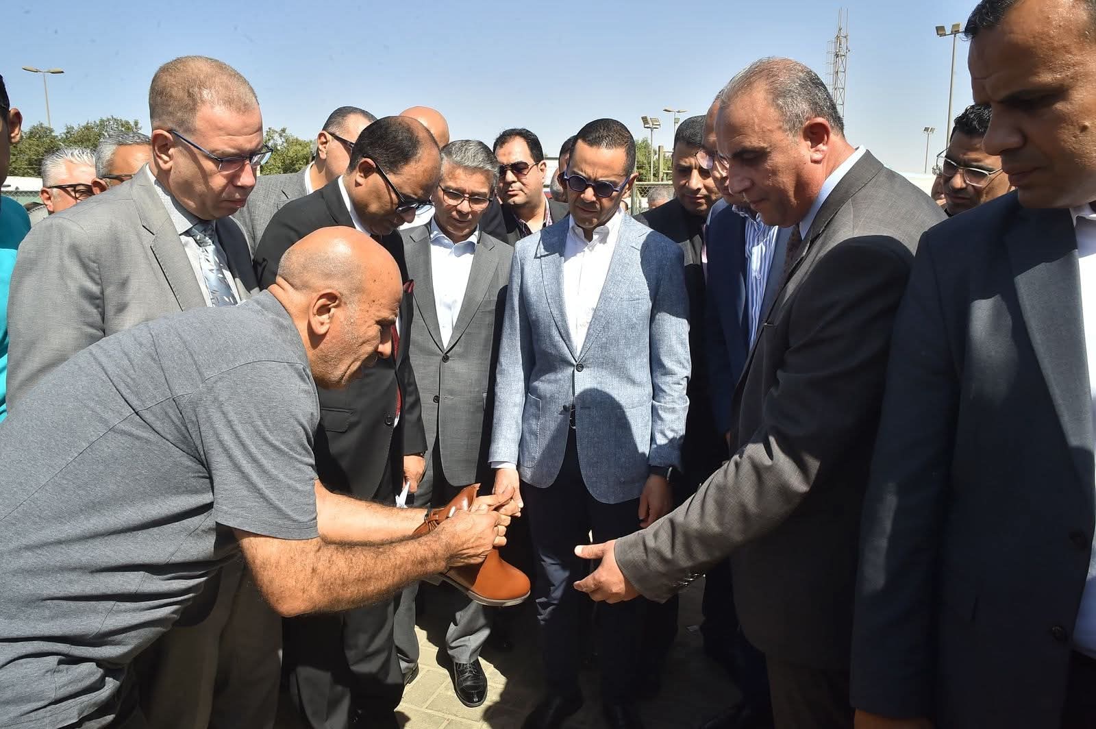 وزير الاستثمار والتجارة الخارجية يتفقد ميناء العين السخنة 