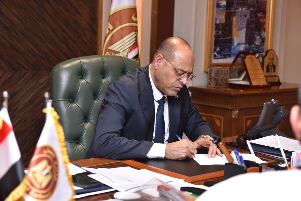 وزير العمل: الاثنين والخميس المُقبلان أجازة مدفوعة الأجر للعاملين بالقطاع الخاص بمناسبة عيدي شم النسيم وتحرير سيناء 