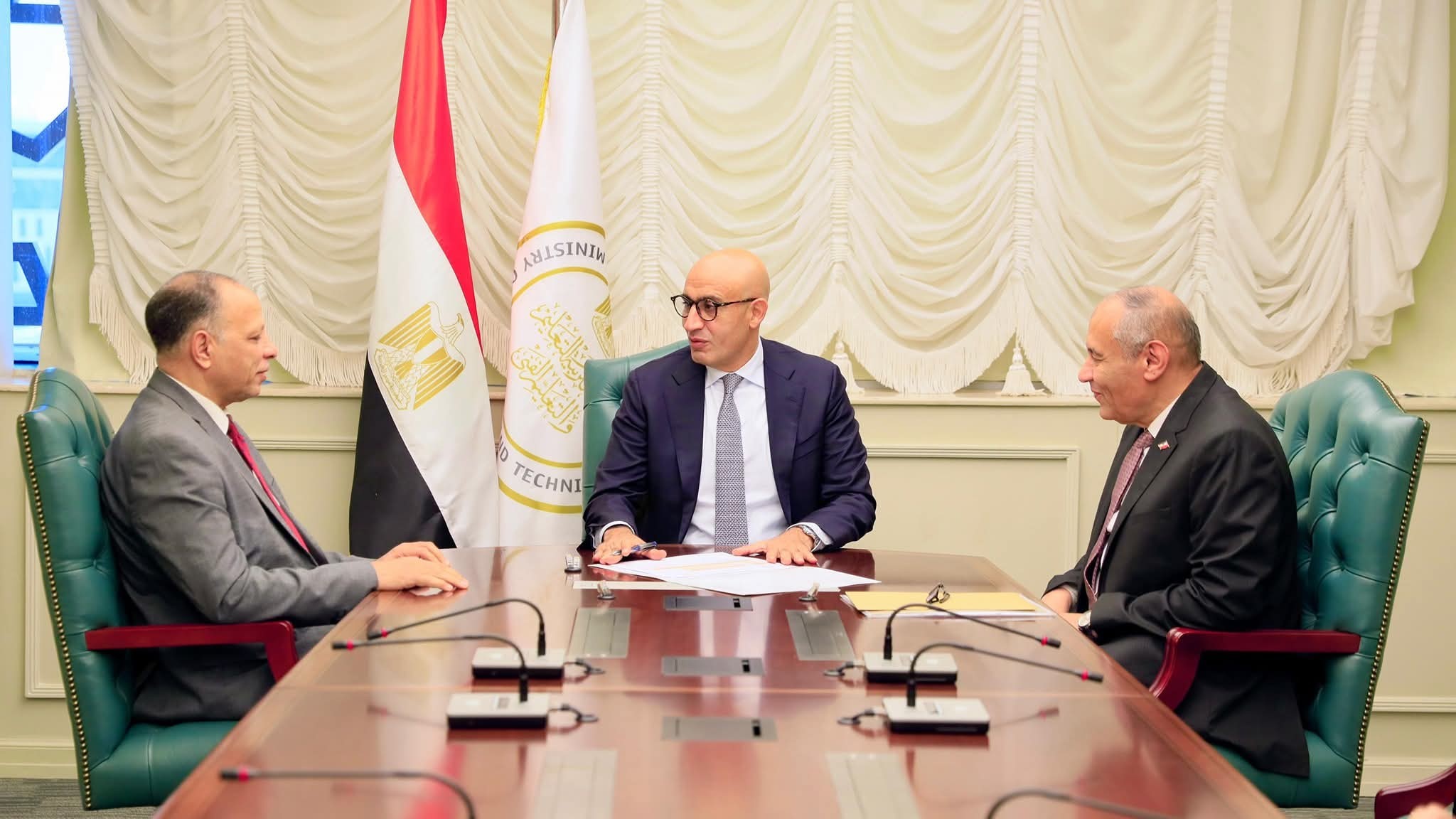 وزير التربية والتعليم يعتمد نتيجة امتحانات الدور الثانى لشهادة الثانوية العامة 