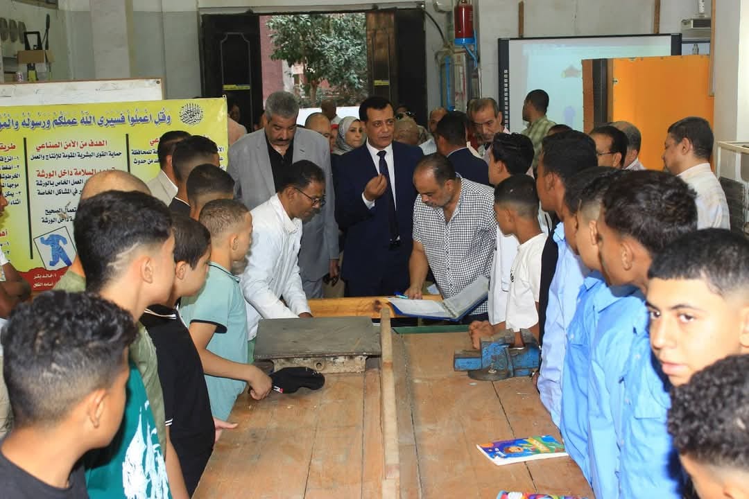 مدير تعليم سوهاج يتابع سير العملية التعليمية في عدد من مدارس إدارة سوهاج
