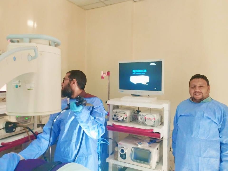 لأول مرة .. مستشفيات جامعة أسيوط تجري عملية تفتيت حصوات في القنوات المرارية بإستخدام التنظير بالقنوات الصفراوية