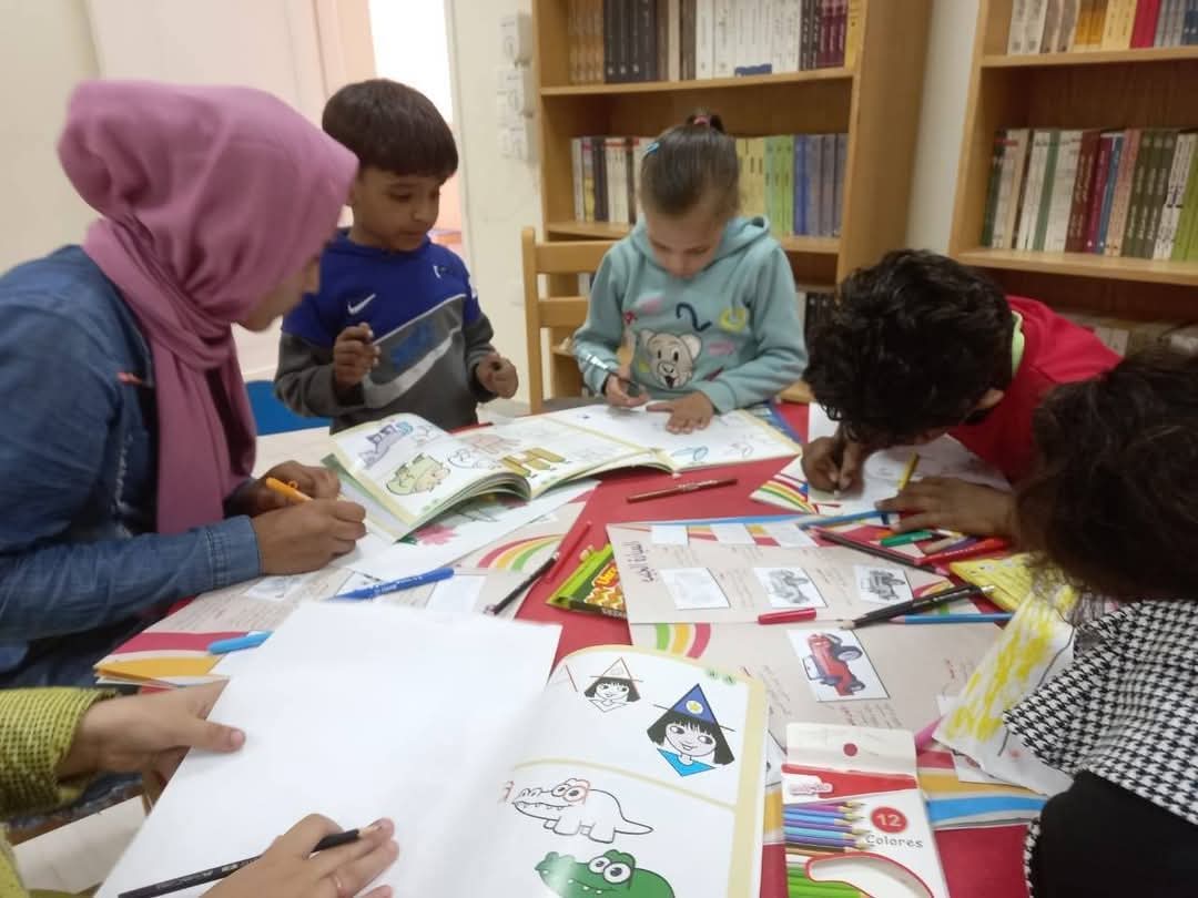 رسم وتلوين للأطفال ورشة فنية بالمكتبة الثقافية بطابا 