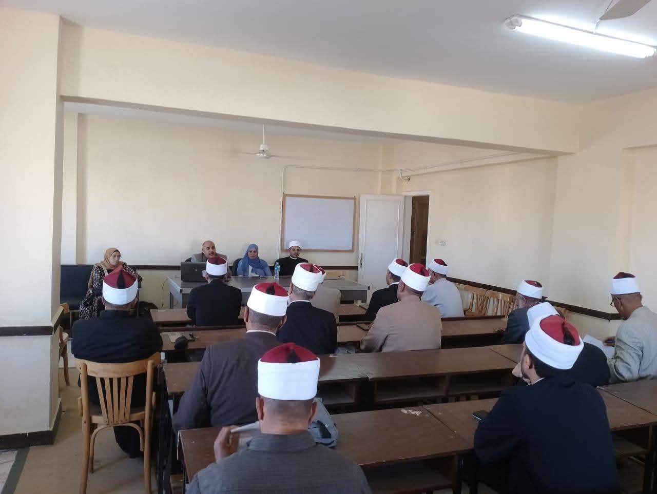 ختام تدريب الأئمة والواعظات حول القضايا السكانية والصحية بتفاعل لافت  