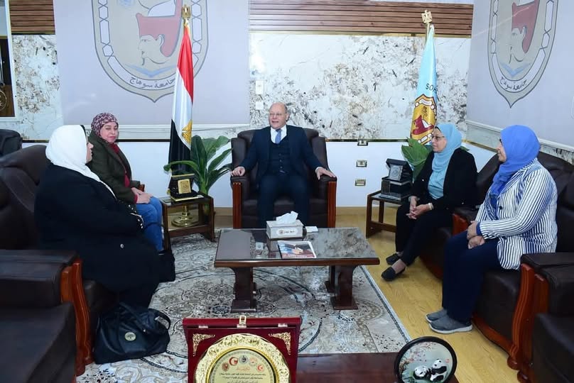 جامعة سوهاج تستقبل لجنة الأعلى للجامعات للوقوف على الامكانات المادية والبشرية