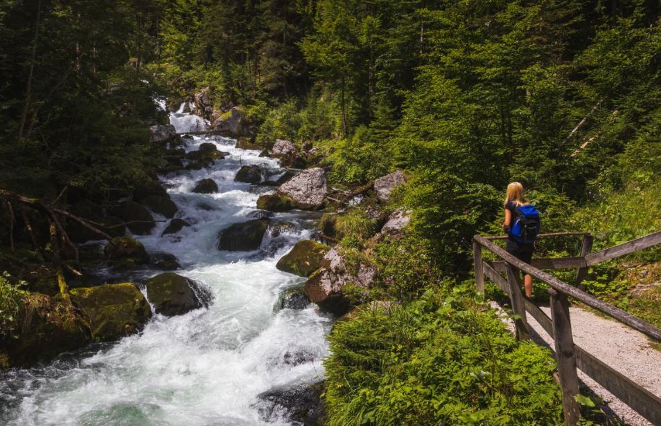 الاتحاد الأوروبي يوافق على حماية المياه الجوفية من الكيماويات اللانهائية