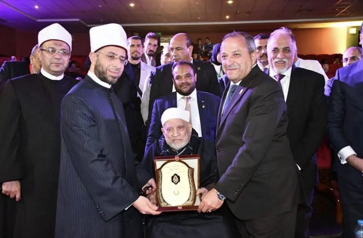 الأزهر والعالم الإسلامي يودعان الإمام الجليل الدكتور أحمد عمر هاشم
