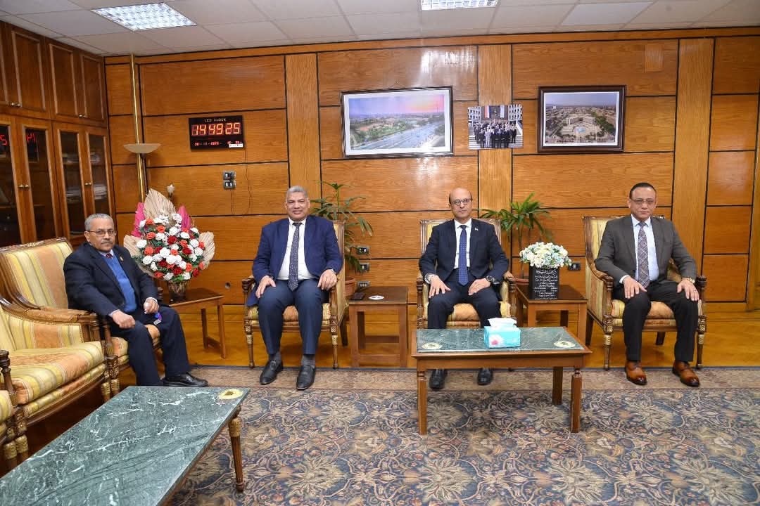 الدكتور المنشاوي يلتقي نائب رئيس جامعة الفيوم .. ويؤكد على أهمية استثمار الأبحاث العلمية لتحقيق أهداف التنمية المستدامة وخدمة قضايا المجتمع 