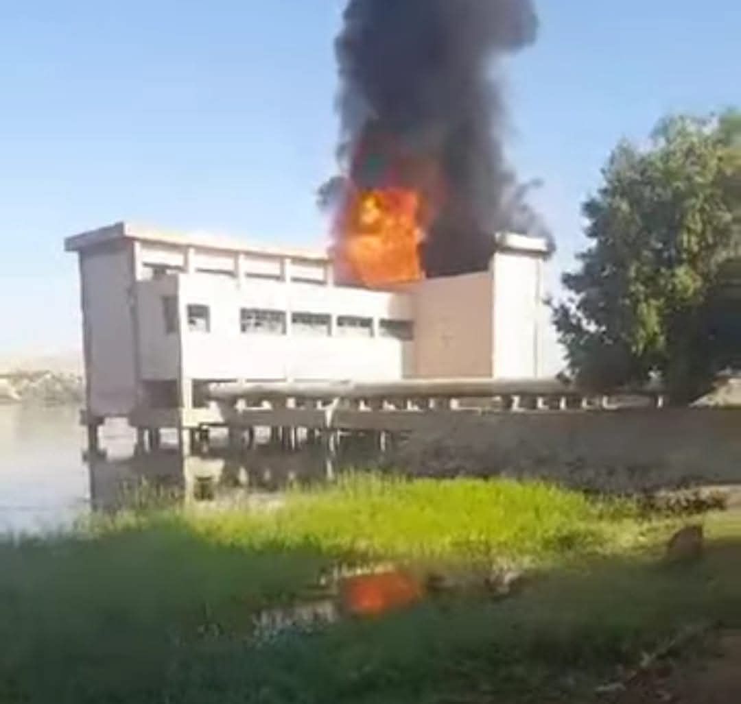 السيطرة على حريق بمحول كهرباء في محطة ري بكوم أمبو