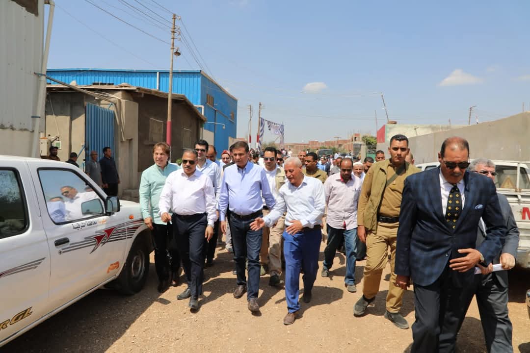 وزير الزراعة ومحافظ الشرقية يتفقدان مشروعات التعاون والإصلاح الزراعي بالمحافظة
