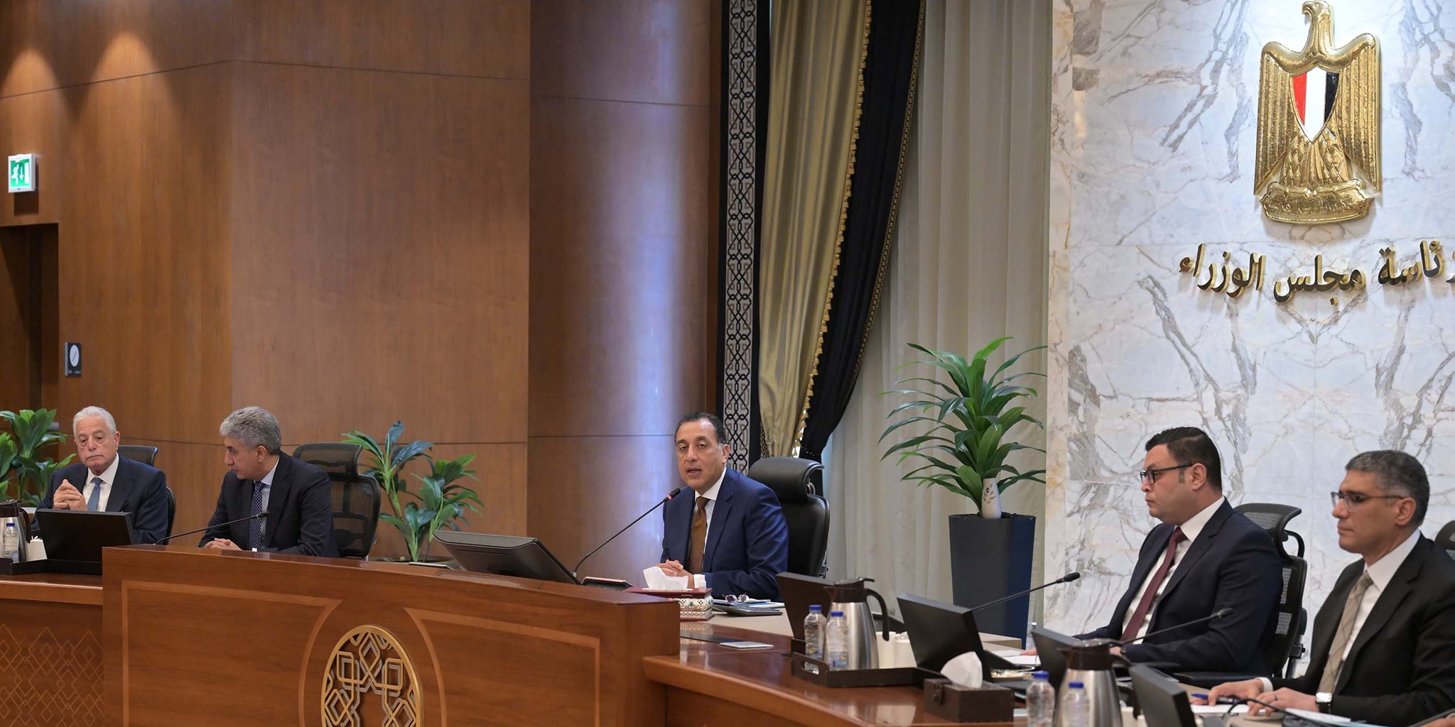 رئيس الوزراء يتابع الموقف التنفيذي للأعمال بالمنطقة الأثرية بالأهرامات 