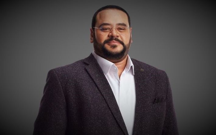 محمد ممدوح يتعاقد على المسلسل الإذاعي 