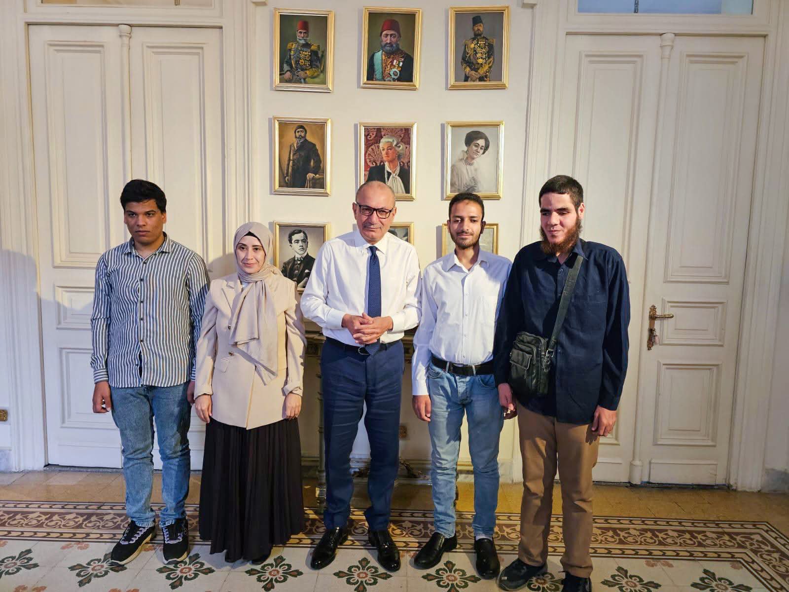 السفير التركي يُكرِّم ثلاثة طلاب مصريين من ذوي الهمم ويمنحهم جوائز نقدية ورحلة إلى تركيا على نفقته الخاصة