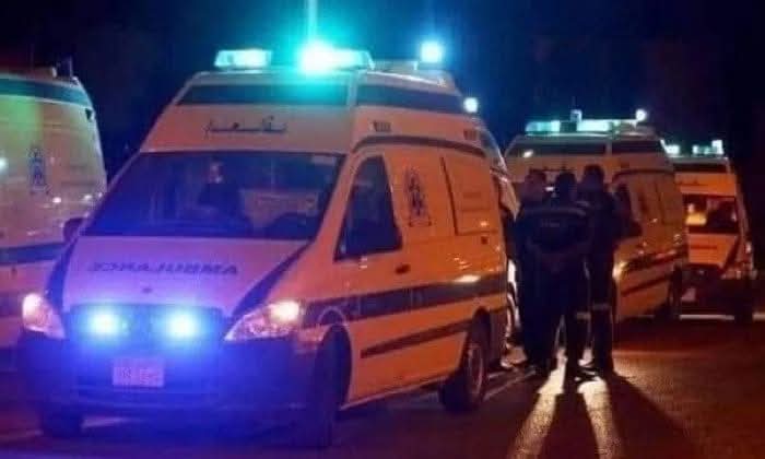 مصرع شخص وإصابة 7 أخرين بسبب حادث تصادم سيارتين في الجيزة