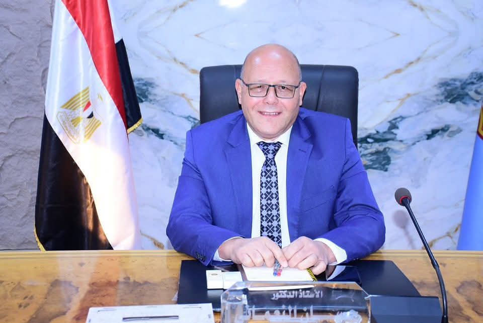 رئيس جامعة سوهاج يعلن الفائزين بجوائز الجامعة التقديرية والتشجيعية والتفوق العلمي والبحثي 