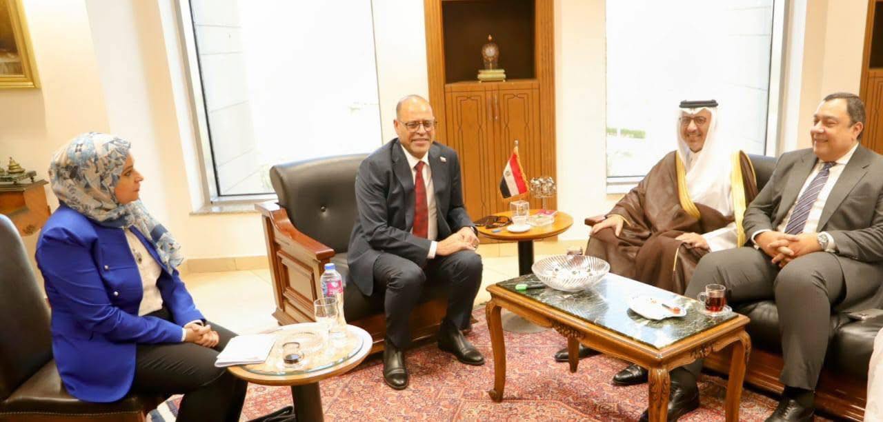 وزير العمل يلتقي السفير السعودي في القاهرة لتعزيز آليات تنقل الأيدي العاملة بمشاركة مساعد وزير الخارجية