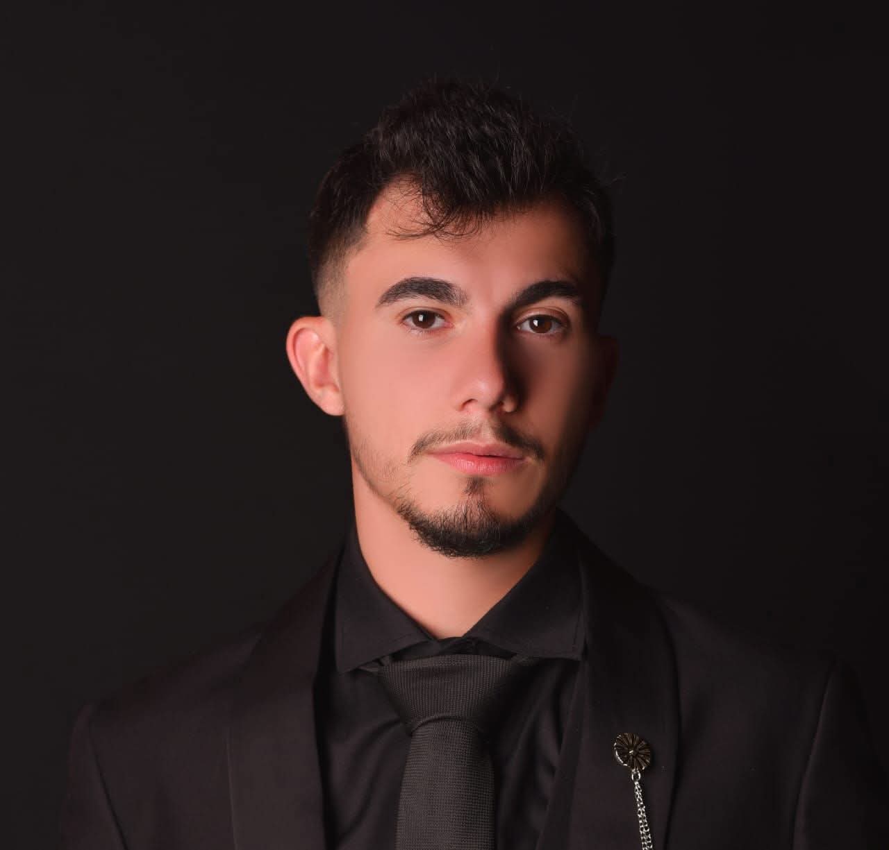 عيسى شما يطلق كورس تدريبي في ريادة الأعمال ويشارك خبرته مع الشباب