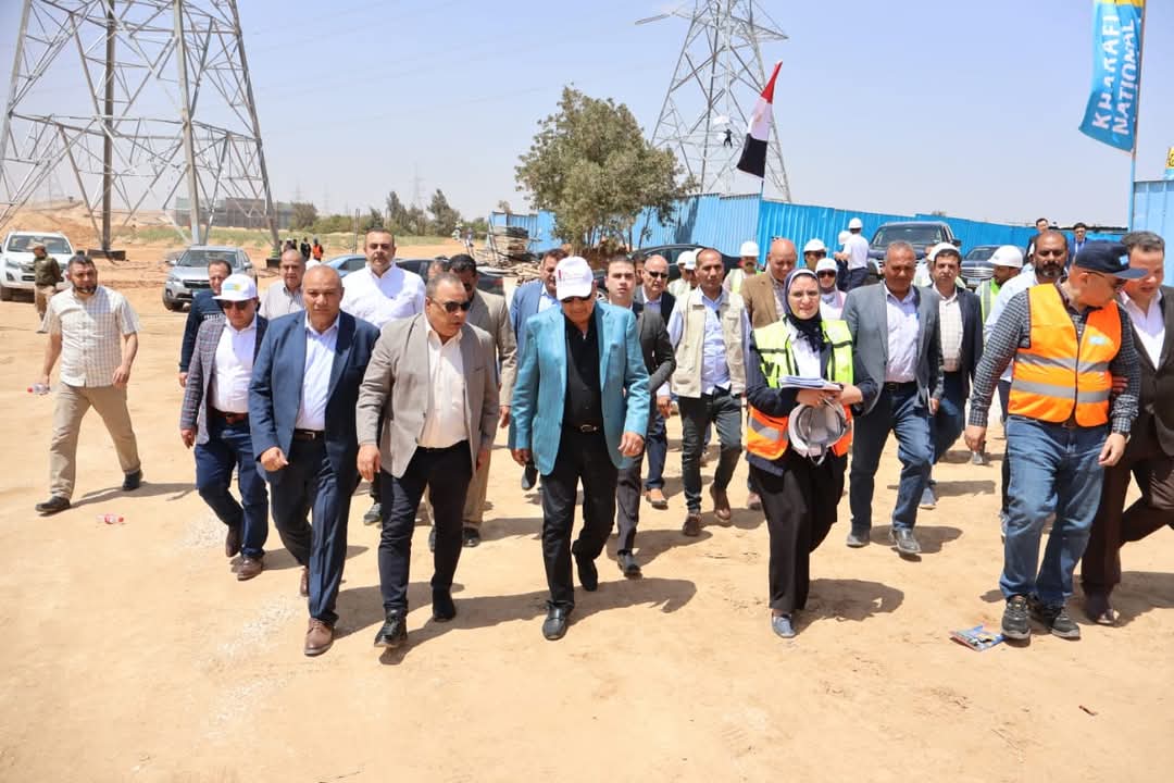 وزير الكهرباء والطاقة المتجددة يواصل جولاته الميدانية ويتفقد محطة محولات 