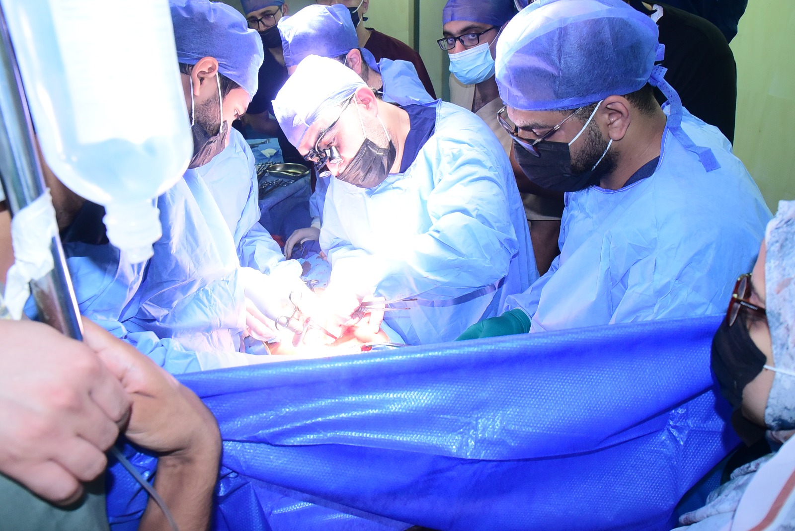 طب سوهاج تنظم ورشة متخصصة في جراحات الكبد والبنكرياس وتجري عدد من العمليات الجراحية الدقيقة بالمستشفي الجامعي 