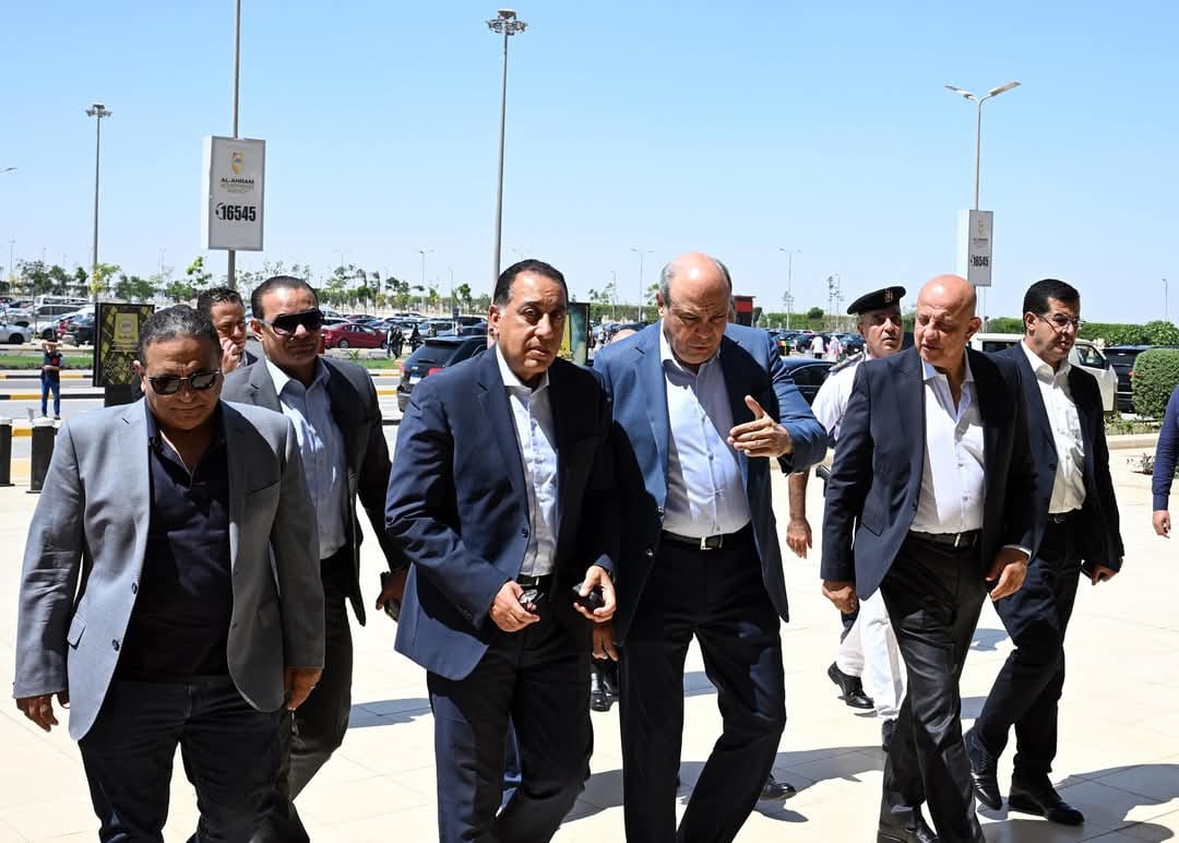 استعدادات لافتتاح المتحف المصري الكبير.. رئيس الوزراء يستهل جولته بتفقد الأعمال الجارية لتطوير مطار سفنكس